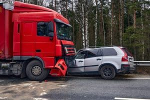Por qué debe contratar a un abogado de accidentes de camión
